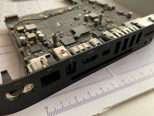 Left: Mac Mini 2011 — Middle and right: Mainboard — © Jelle De Laender